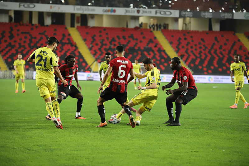 Spor yazarları Gaziantep FK-Fenerbahçe maçını yorumladı!