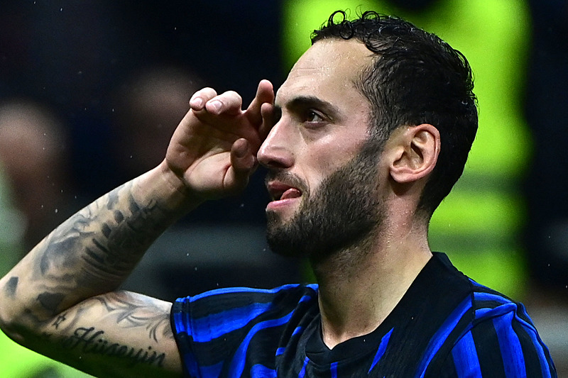 Hakan Çalhanoğlu Chivu ile en iyi dönemini yaşıyor! Fenerbahçe ve Galatasaray’ın transfer gündemindeydi