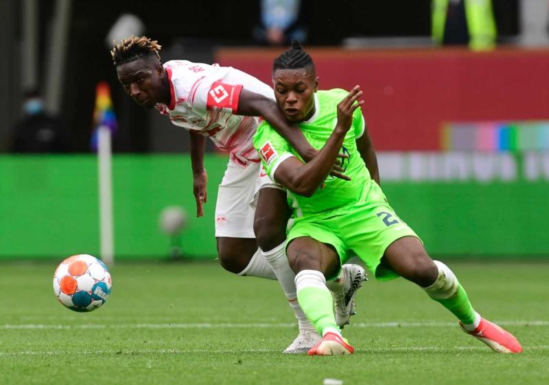 Fenerbahçe’ye flaş transfer önerisi! Canlı yayında açıkladı