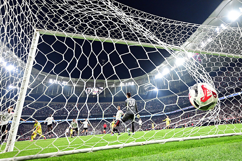 Spor yazarları Beşiktaş - Fenerbahçe maçını yorumladı!