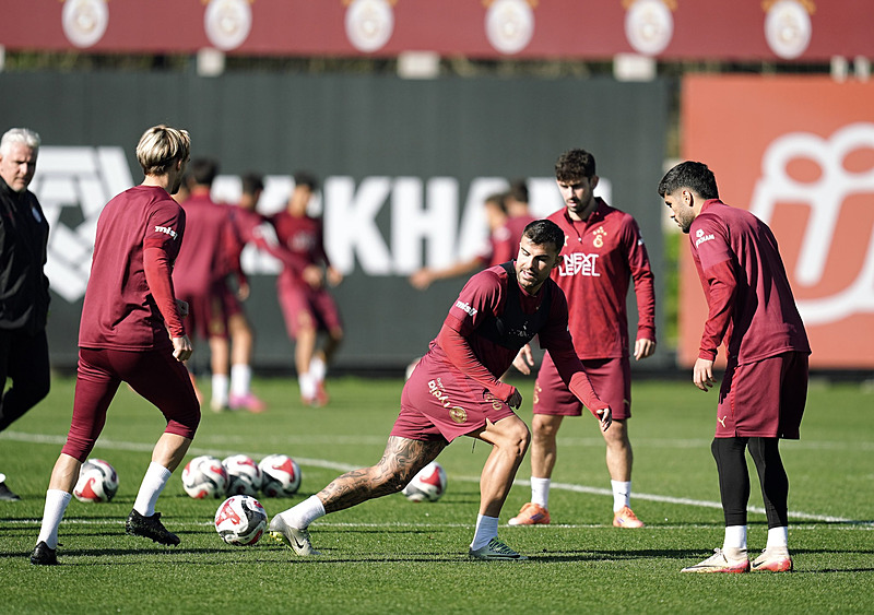 Okan Buruk’tan radikal karar! İşte Galatasaray’ın Ajax maçı 11’i