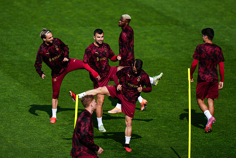 Galatasaray transferde bombayı patlatıyor! Lionel Messi...