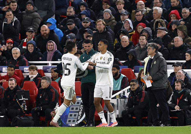 Anfield Road’da Arda Güler’e protesto!