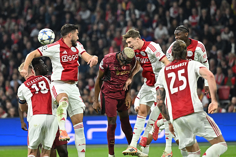 Spor yazarlarından Galatasaray’ın yıldızına övgü! Suyu bile yakar