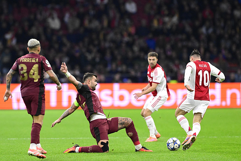 Spor yazarlarından Galatasaray’ın yıldızına övgü! Suyu bile yakar