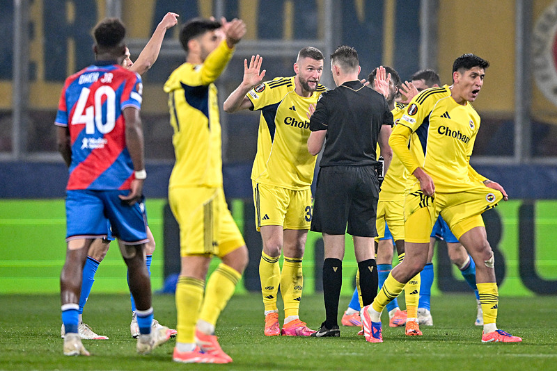Fenerbahçe maçına damga vurdu! Hakem Allard Lindhout için flaş detay