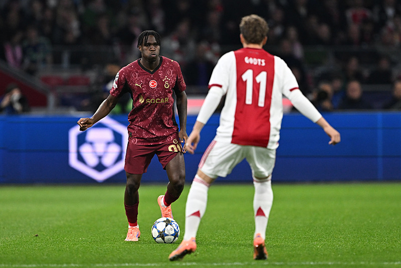 Wilfried Singo için devredeler! Ajax maçında bizzat izlendi