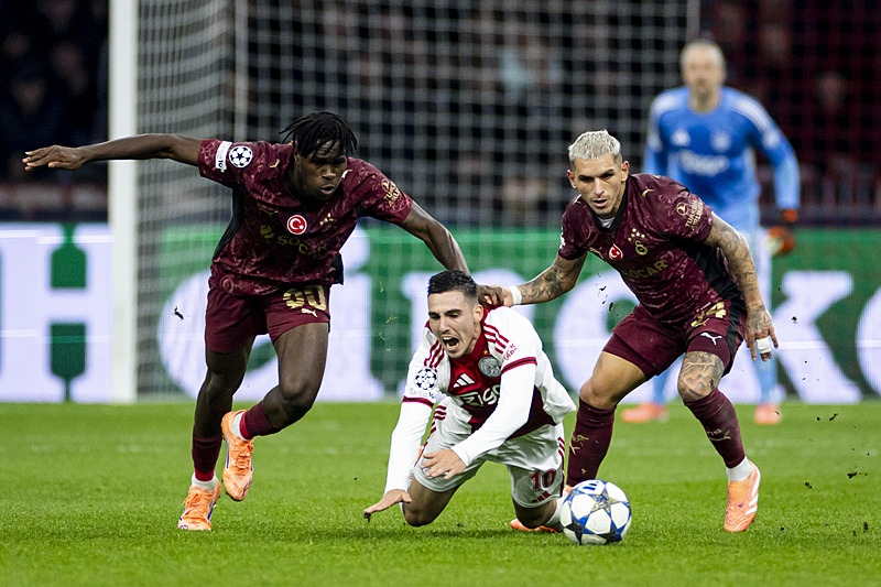 Wilfried Singo için devredeler! Ajax maçında bizzat izlendi