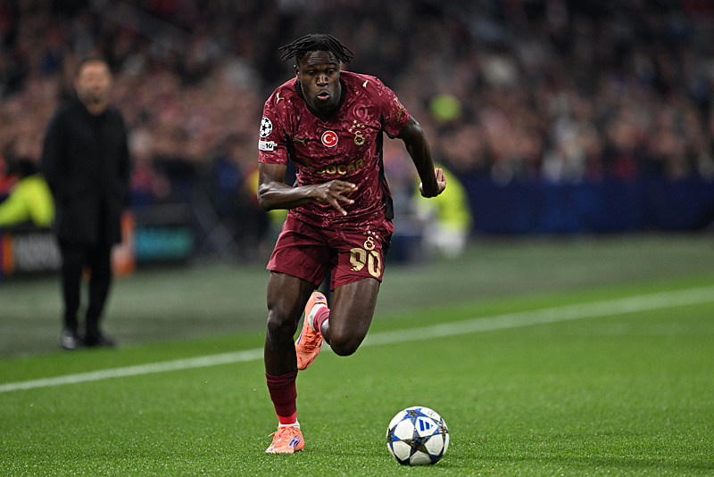 Wilfried Singo için devredeler! Ajax maçında bizzat izlendi