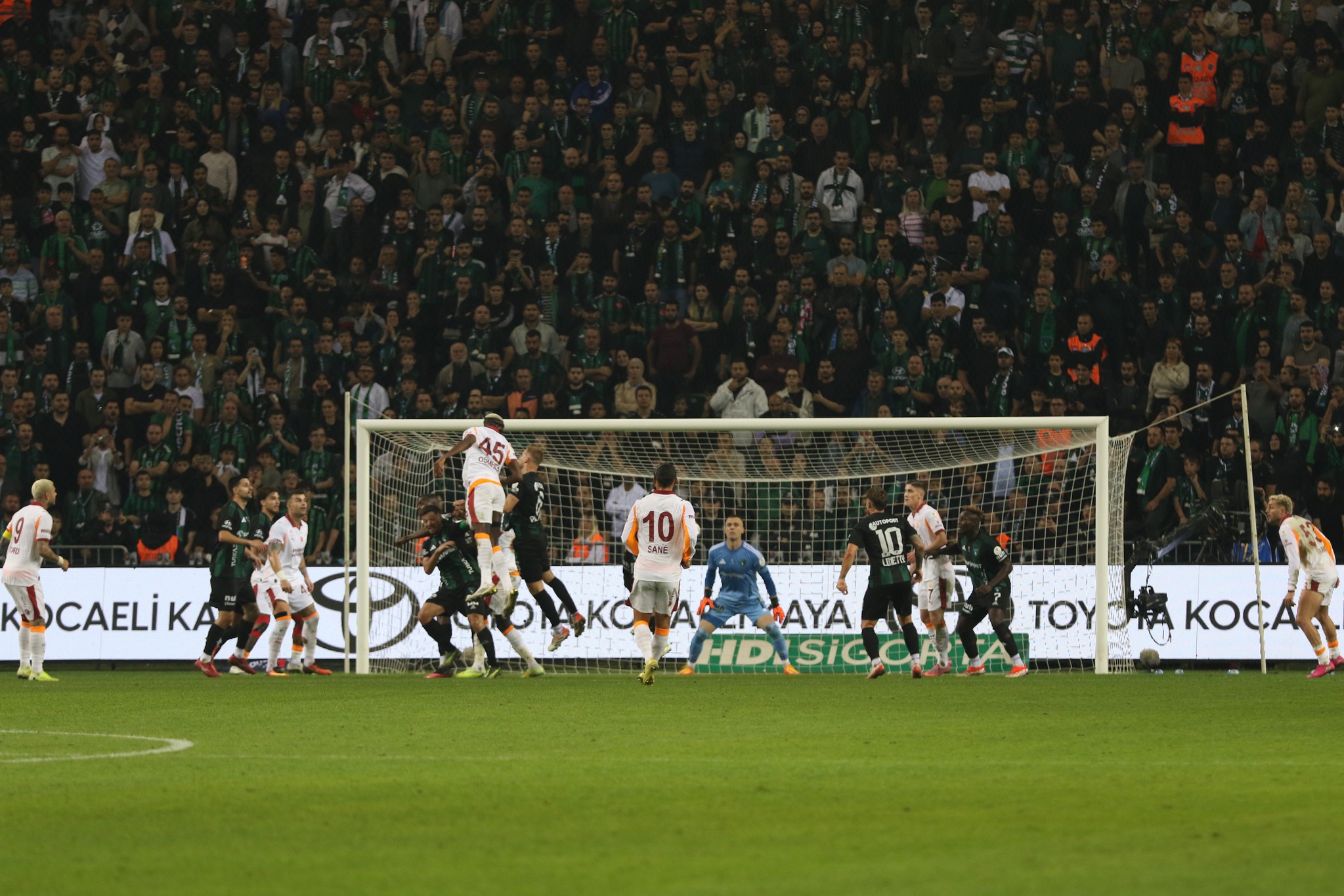 Spor yazarları Kocaelispor-Galatasaray maçını değerlendirdi