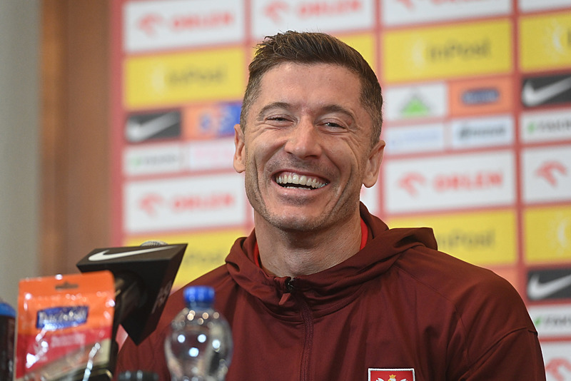 TRANSFER HABERİ: Fenerbahçe’ye Lewandowski şoku: Milan devreye girdi!