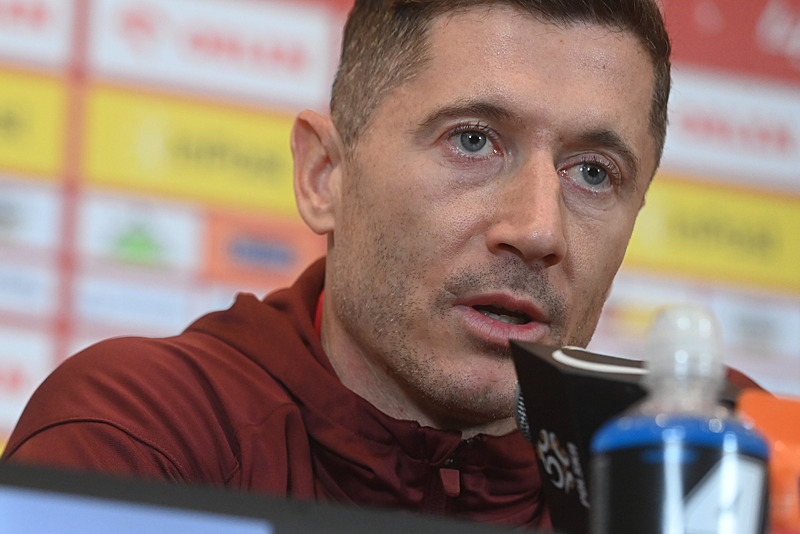 TRANSFER HABERİ: Fenerbahçe’ye Lewandowski şoku: Milan devreye girdi!