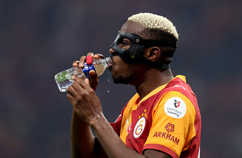 Dünya devi, Galatasaray’ın yıldızı Osimhen için devrede! İlk temas kuruldu