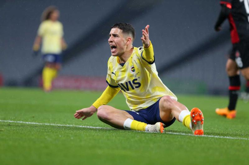 Volkan Demirel eski öğrencisini F.Bahçe’den istiyor!