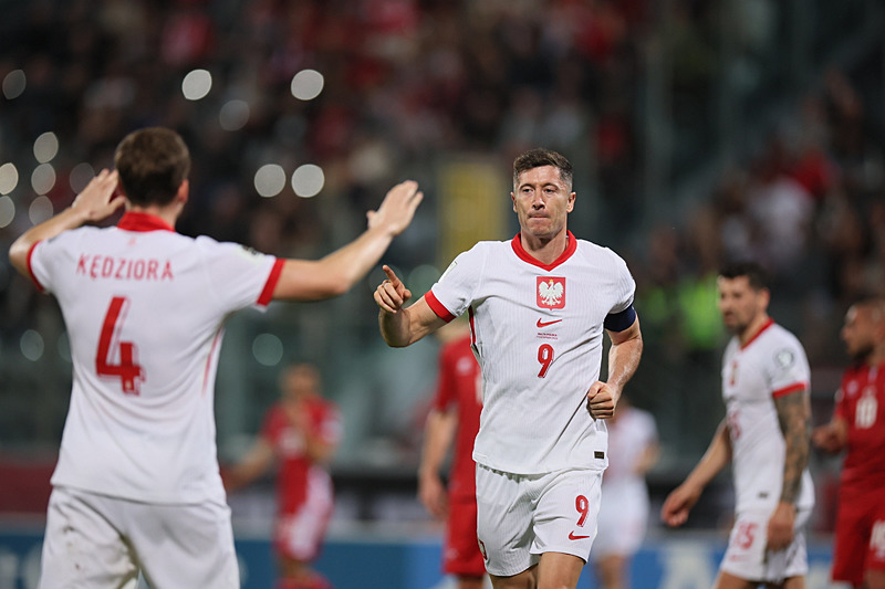 Fenerbahçe’ye transferde kötü haber! Lewandowski için dev kulüpler devrede