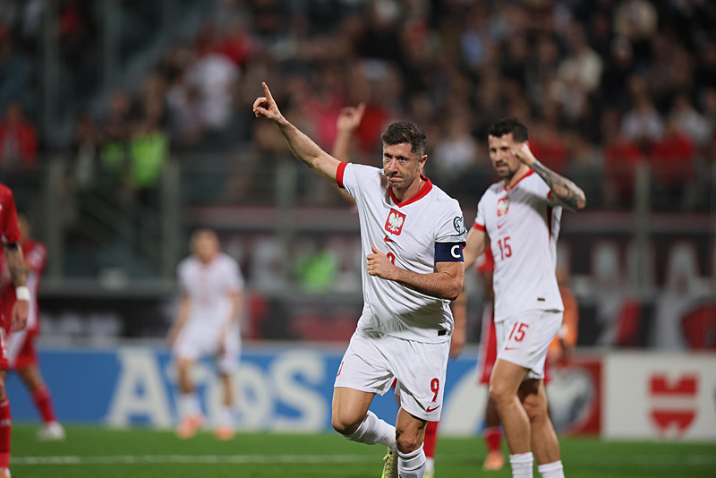 Fenerbahçe’ye transferde kötü haber! Lewandowski için dev kulüpler devrede