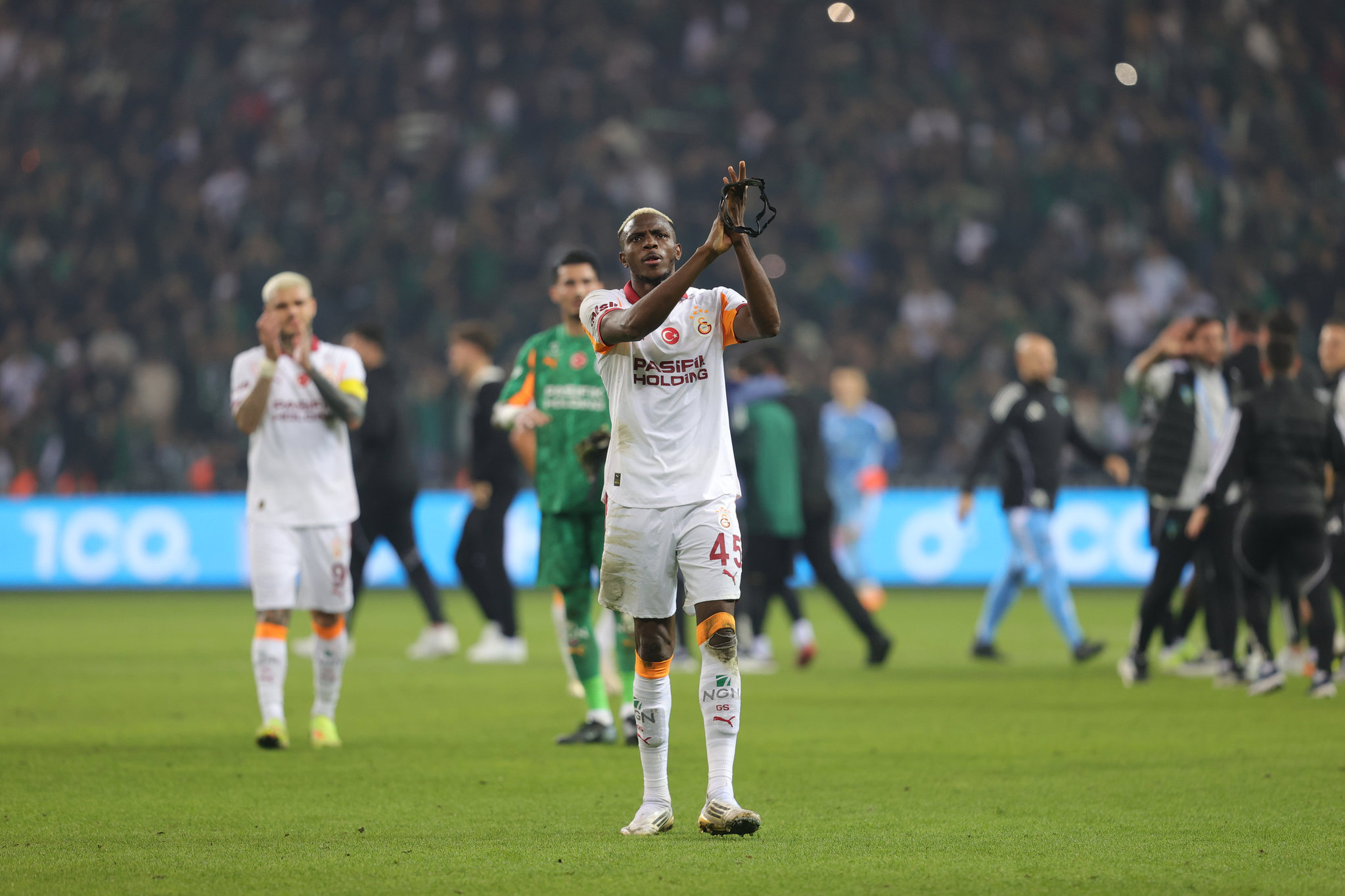 Osimhen’den Galatasaray’a kötü haber! Peş peşe gelen sakatlıklar...