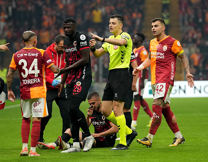 Spor yazarları Galatasaray-Gençlerbirliği maçını değerlendirdi