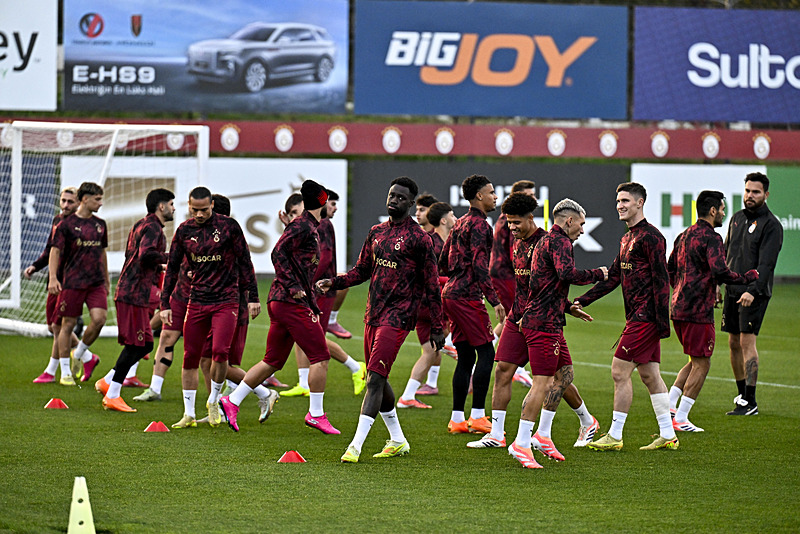 Şampiyonlar Ligi’nde Galatasaray’ın gecesi! İşte Cimbom’un 11’i