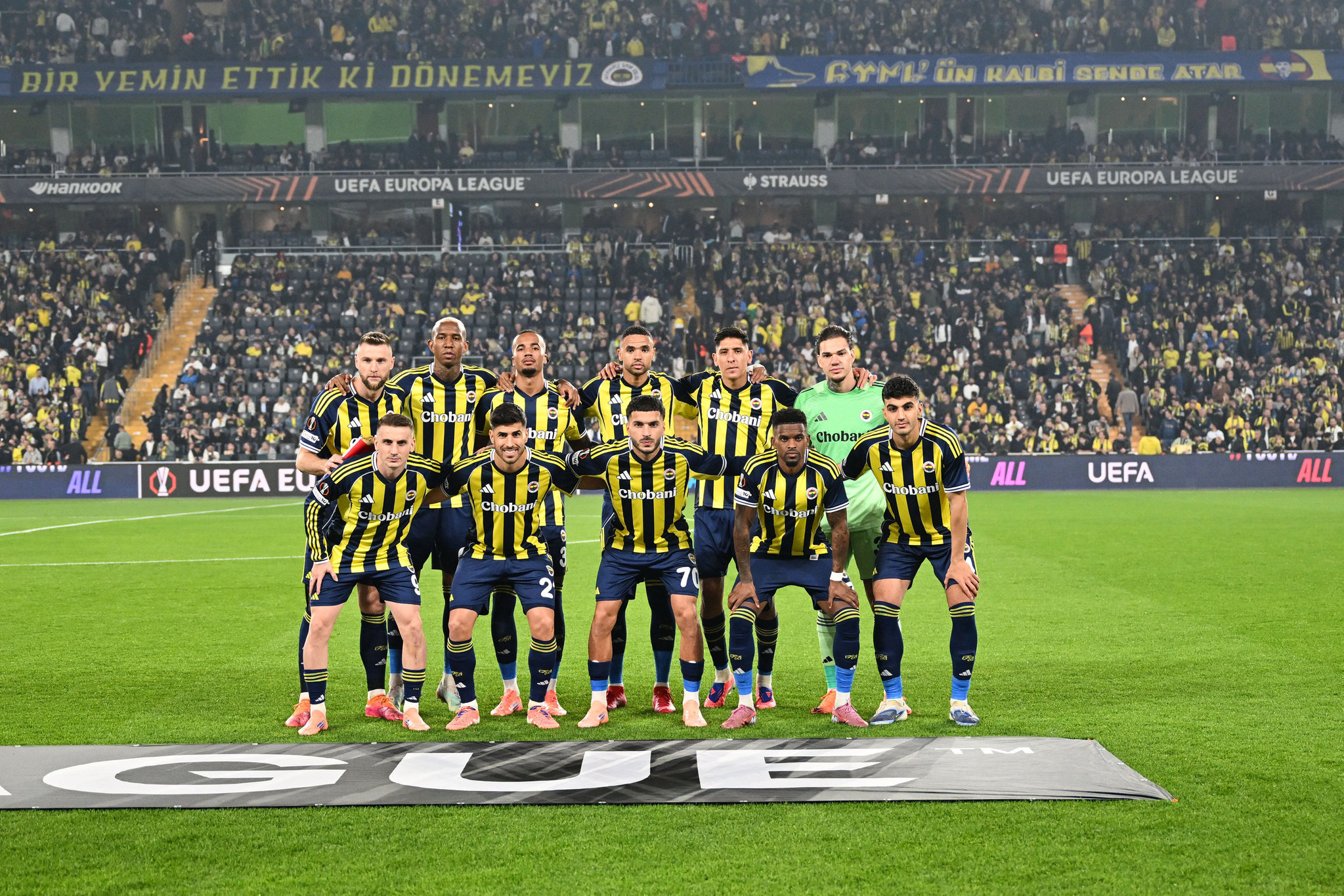 Usta yazardan yıldız isme eleştiri! Fenerbahçe’de oynadığını bilmesi gerekiyor
