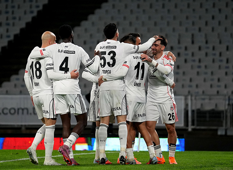 Karagümrük-Beşiktaş maçı sonrası yazarlardan flaş yorum!