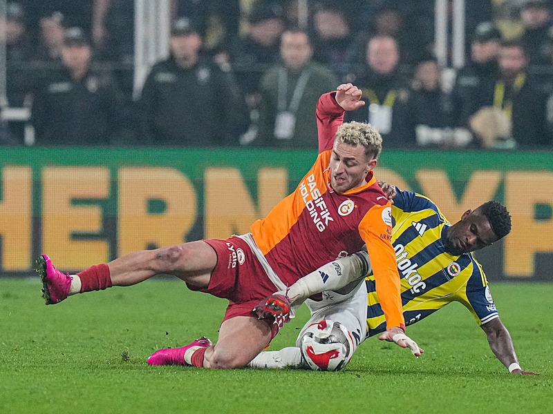 Derbiye o anlar damga vurdu! Skriniar ve Sara...