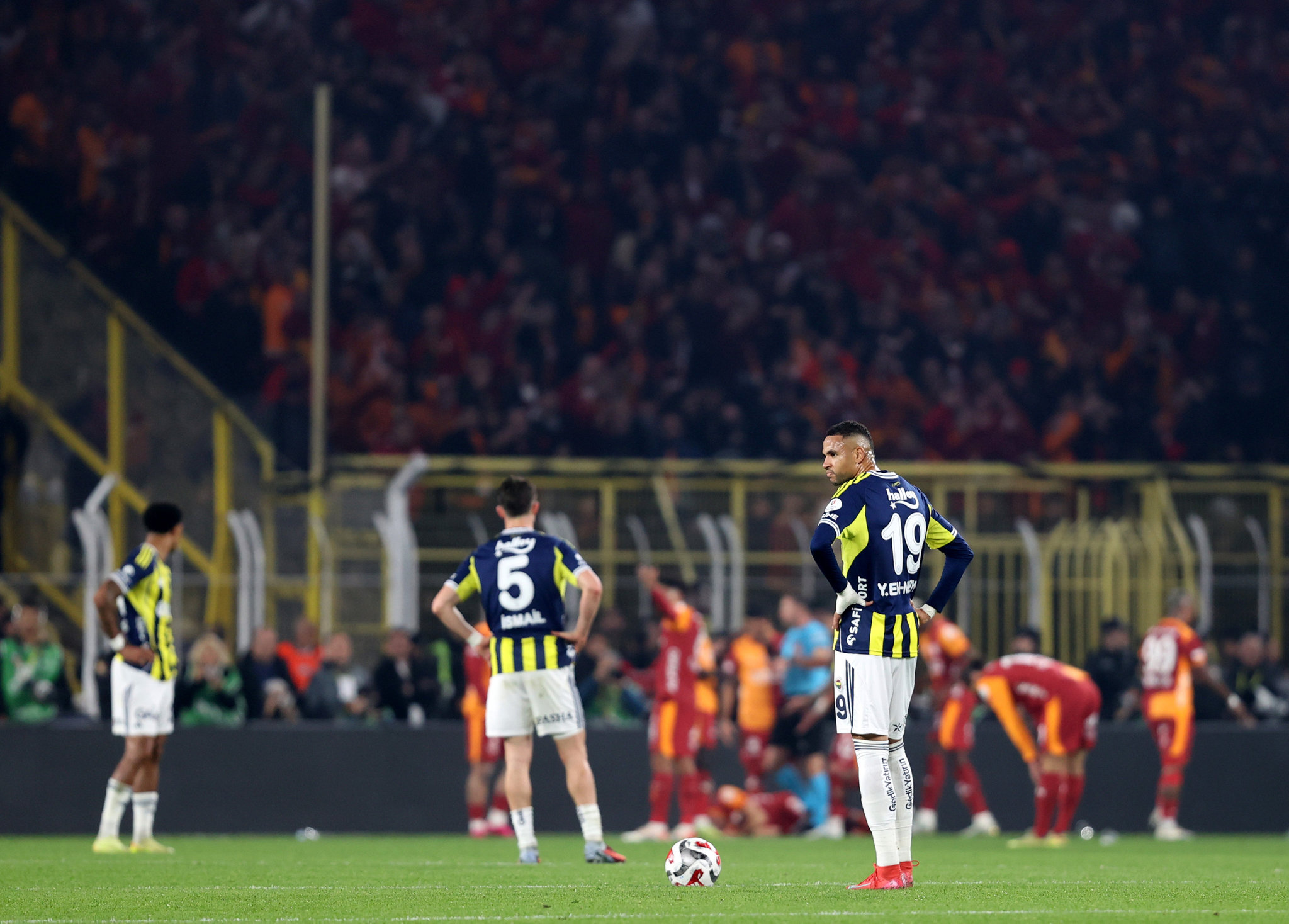 Spor yazarları Fenerbahçe-Galatasaray maçını değerlendirdi