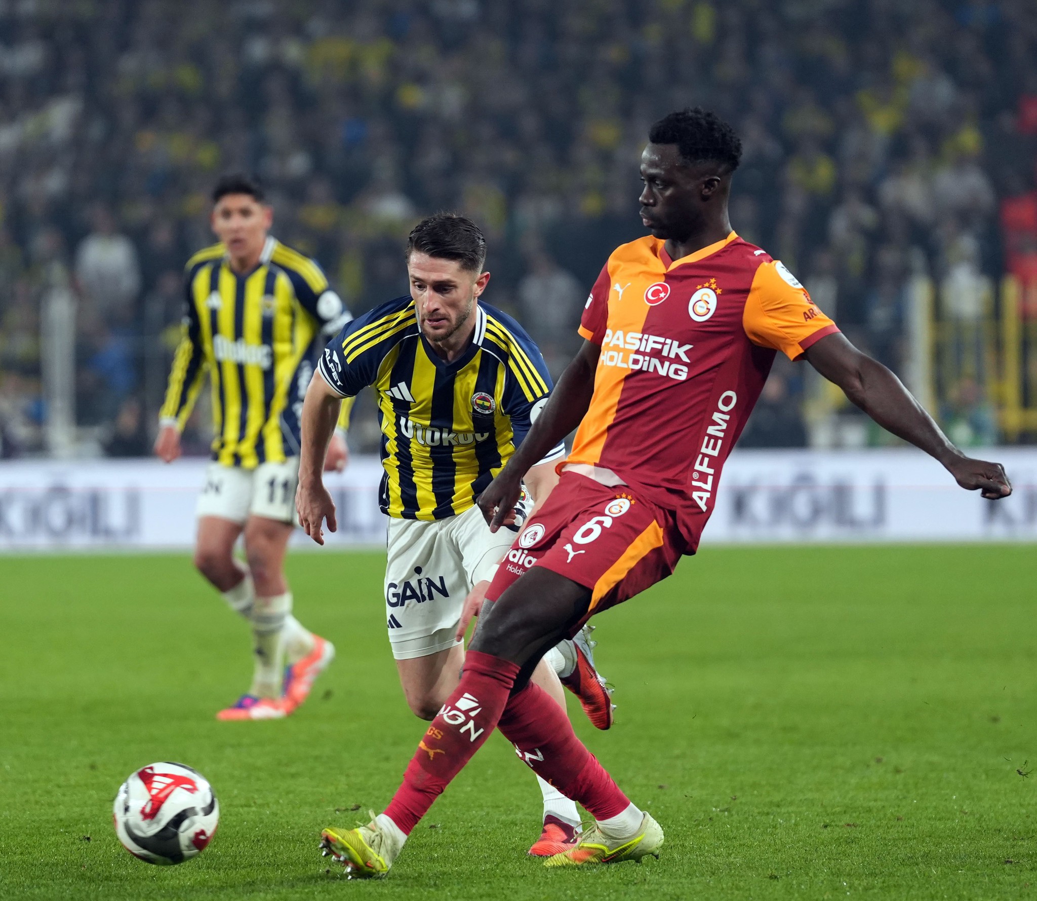 Spor yazarları Fenerbahçe-Galatasaray maçını değerlendirdi