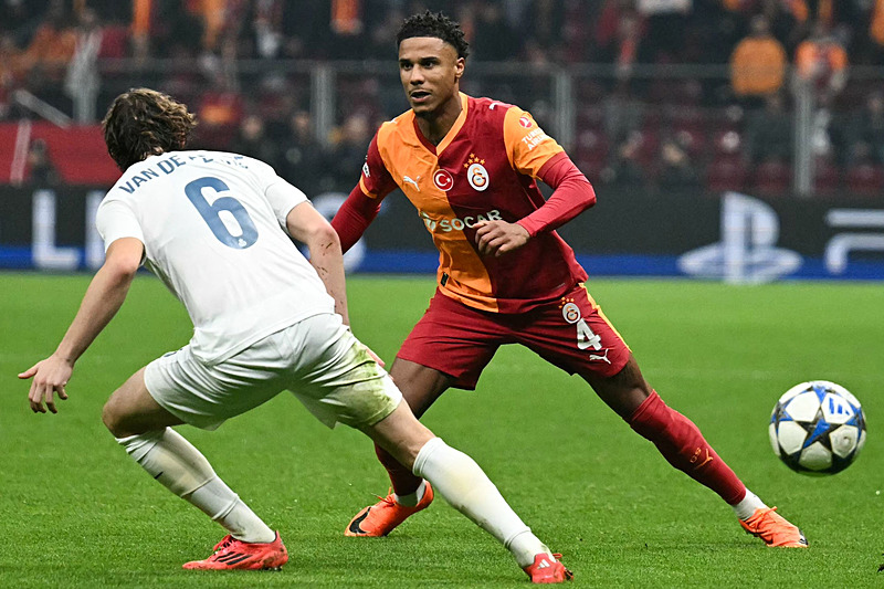Galatasaray’dan Ismail Jakobs’a flaş uyarı!
