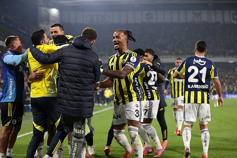 Tedesco’dan sürpriz stoper kararı! İşte Fenerbahçe’nin RAMS Başakşehir maçı 11’i