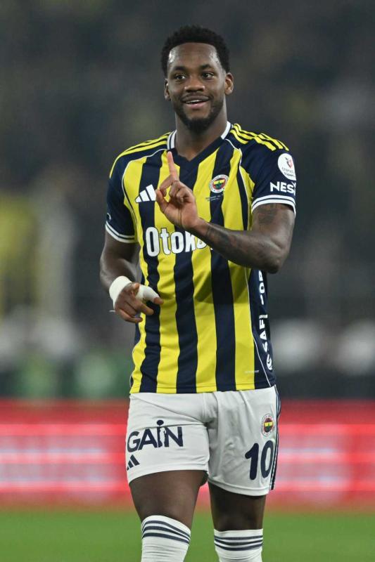 Domenico Tedesco kararını verdi! Artık ilk 11’de o isim olacak