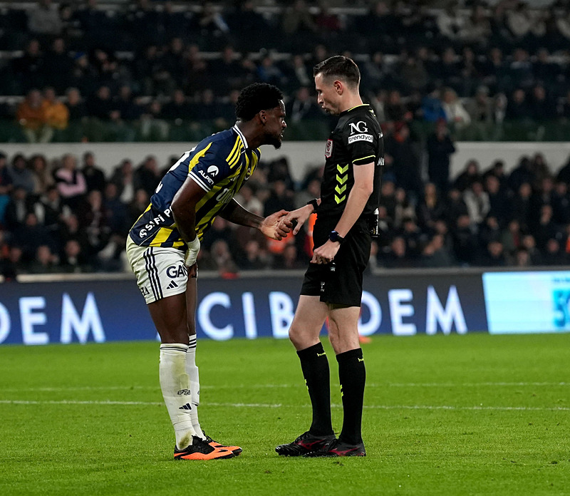 Spor yazarlarından RAMS Başakşehir-Fenerbahçe maçı sonrası flaş yorum!