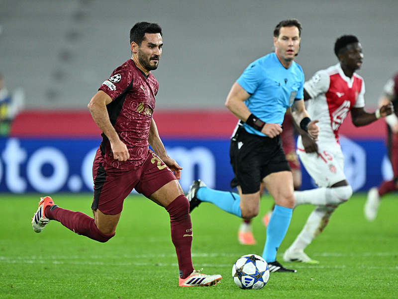 Monaco-Galatasaray maçı sonrası yıldız isme flaş eleştiri!