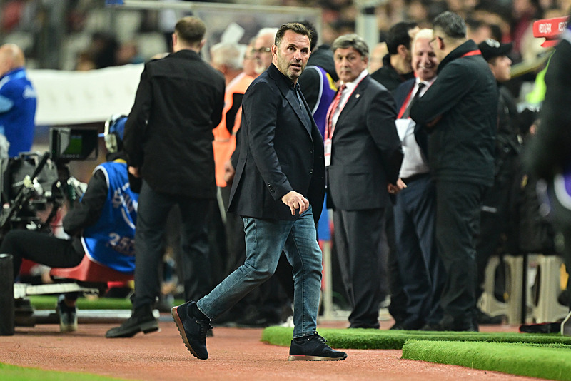 Antalyaspor-Galatasaray maçı sonrası flaş eleştiri: Ocak ayında siz gidin!