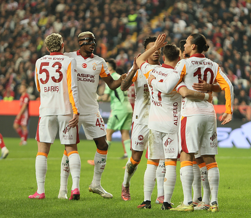 Spor yazarları Hesap.com Antalyaspor-Galatasaray maçını değerlendirdi