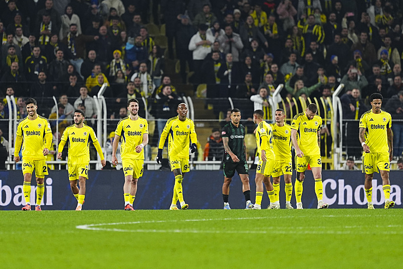 Fenerbahçe’de Oosterwolde’ye Premier Lig’den talip!