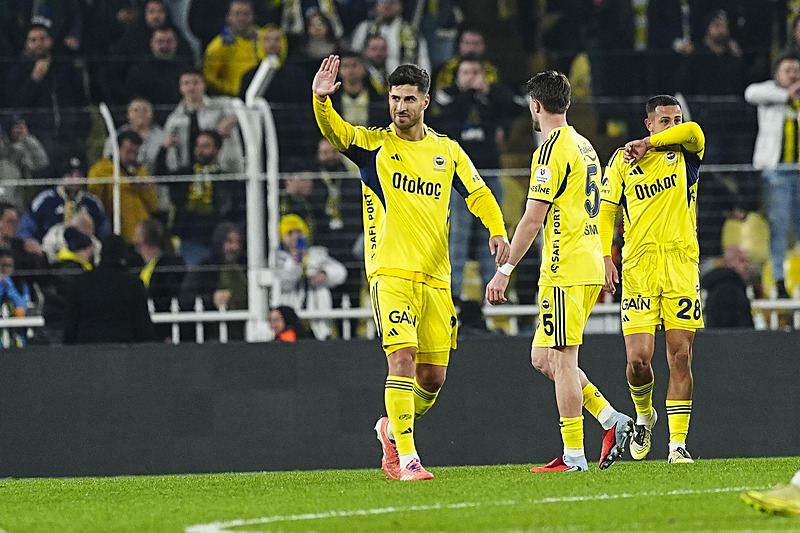 Fenerbahçe’de Çağlar Söyüncü antrenmanlara başladı!