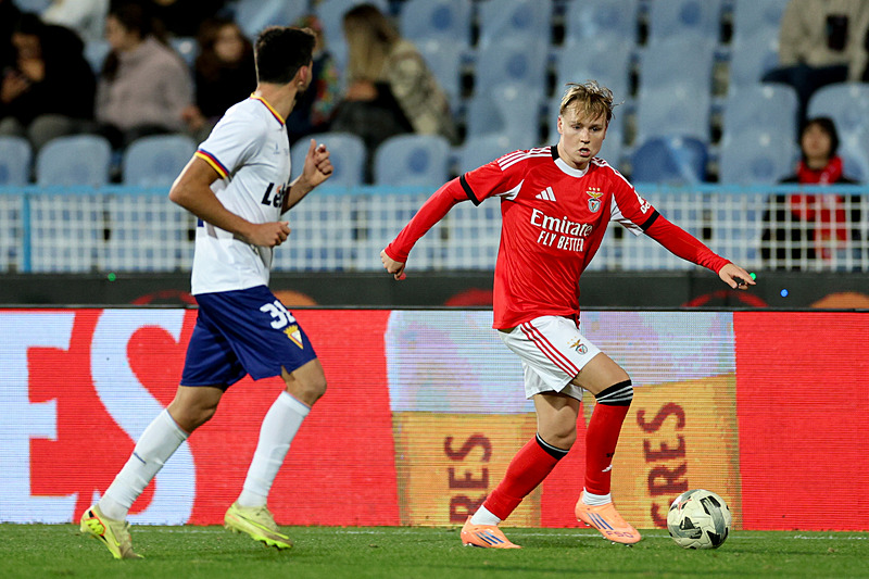 Galatasaray’a Benfica’dan flaş transfer!