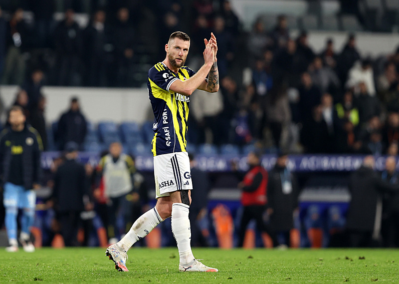İtalyan devi Fenerbahçe’nin yıldızına talip!