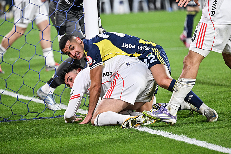 Spor yazarları Fenerbahçe-Beşiktaş maçını yorumladı!