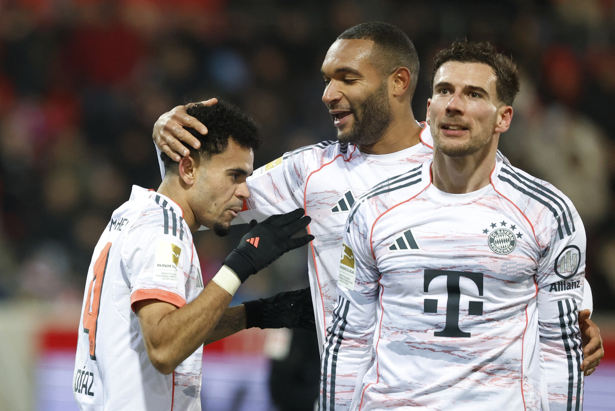 Fenerbahçe ve Galatasaray’a transferde kötü haber!