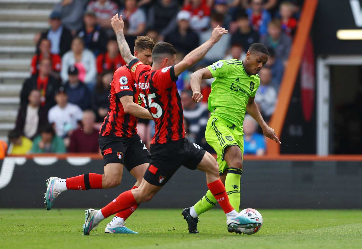 Fenerbahçe’ye Premier Lig’den sürpriz stoper!