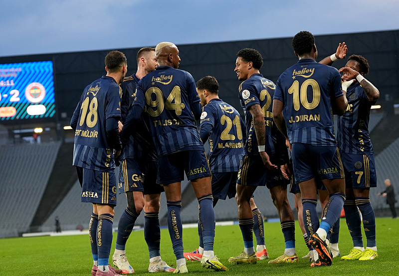 Fenerbahçe’den transferde ters köşe! Yeni orta saha...