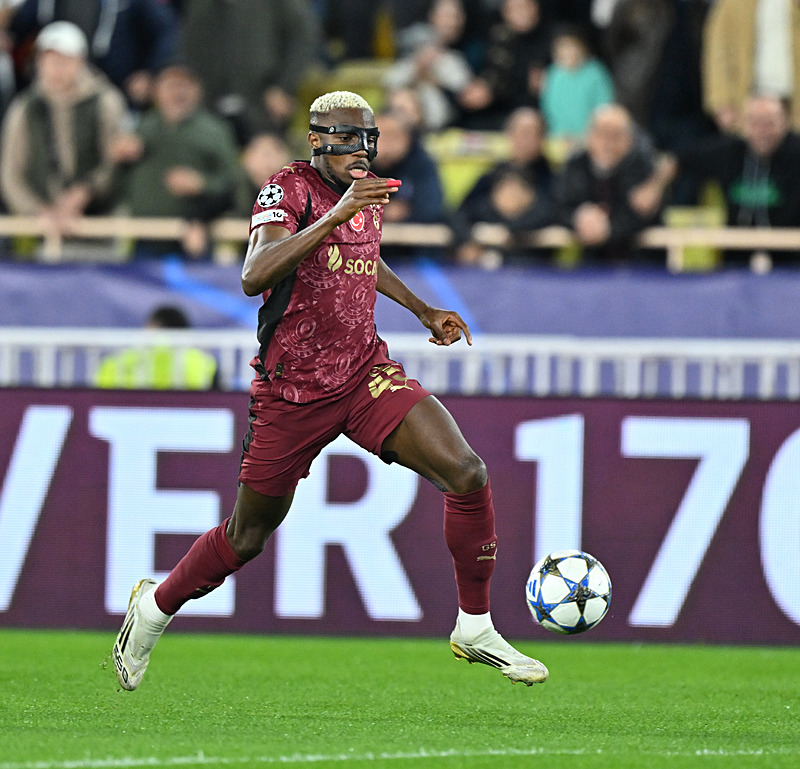 İngiliz menajerden Galatasaray’ı kızdıracak Osimhen önerisi!