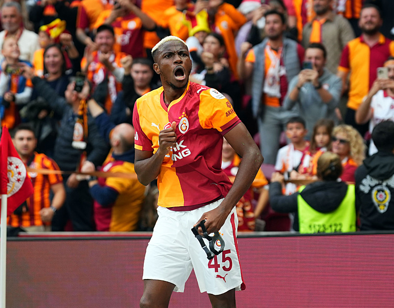 İngiliz menajerden Galatasaray’ı kızdıracak Osimhen önerisi!