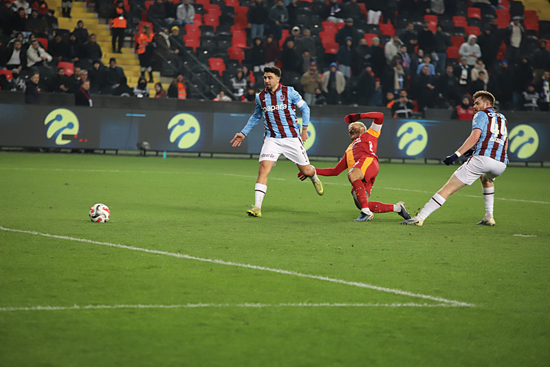 Ömer Üründül’den Galatasaray-Trabzonspor maçı sonrası o isme övgü!