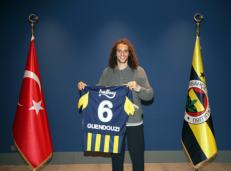 Fenerbahçe’de karar zamanı! Transfer görüşmeleri devam ediyor