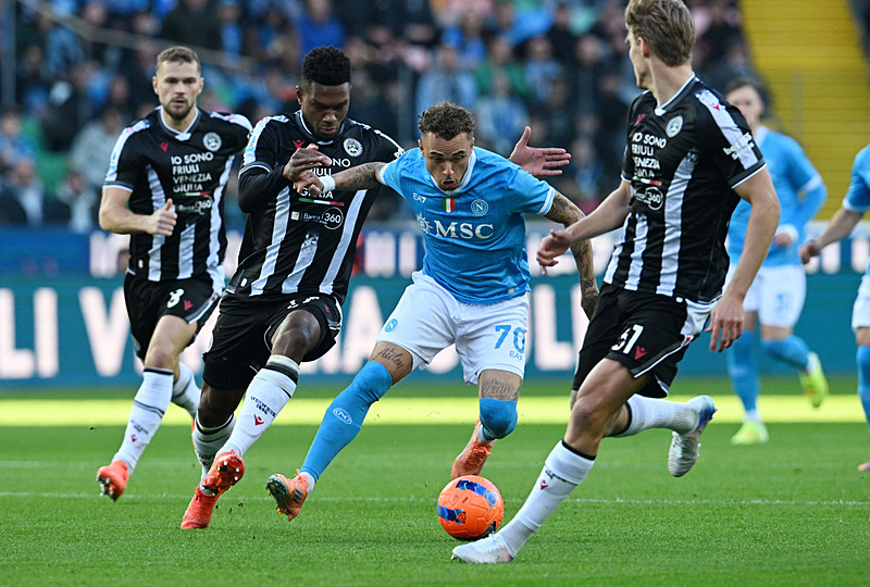 Transferde ortalık kızışacak! Beşiktaş ve Galatasaray’a Noa Lang’dan haber var!