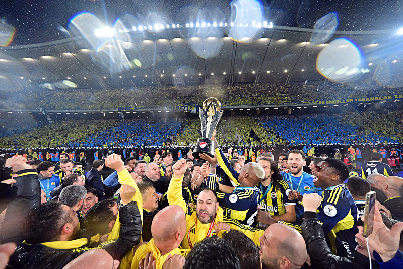 Fenerbahçe yağmurluklar için işte bu kadar harcadı!