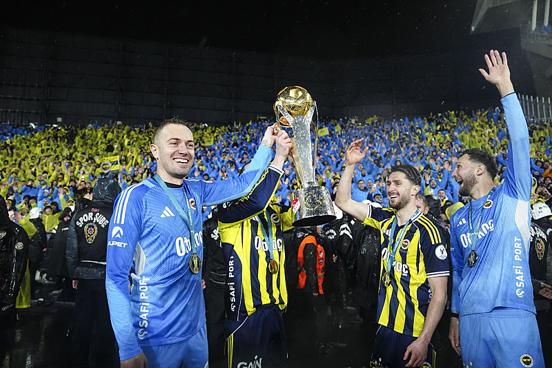 Fenerbahçe yağmurluklar için işte bu kadar harcadı!